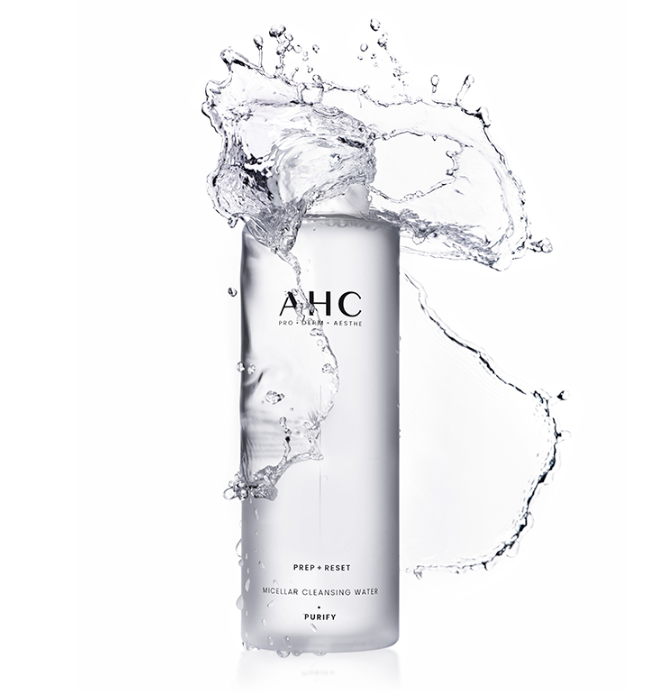 AHC Prep Reset Micellar Cleansing Water 255ml bottle with water splash effect, emphasizing purity and effectiveness.