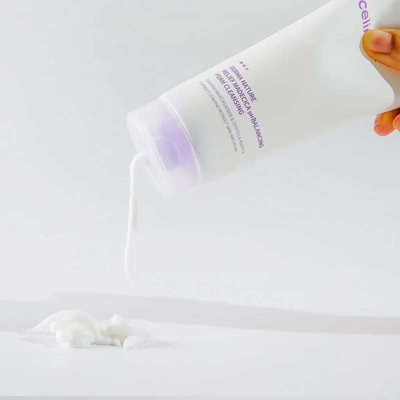 CELIMAX Derma Nature Relief Madecica pH Balancing Foam Cleansing 150ml being poured from tube