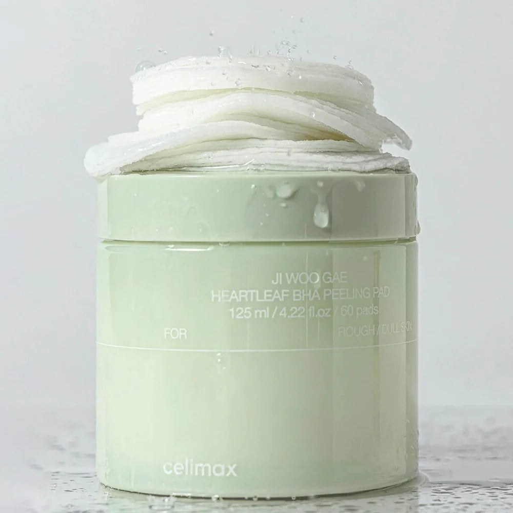 CELIMAX Ji Woo Gae Heartleaf BHA Peeling Pad 60 Pads in light green container with white pads stacked on top.