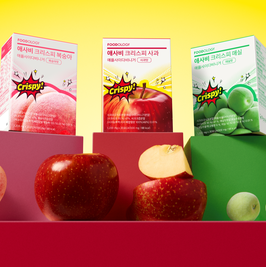 FOODOLOGY Asabi Crispy 3 Types packaging and colorful fruits on display
