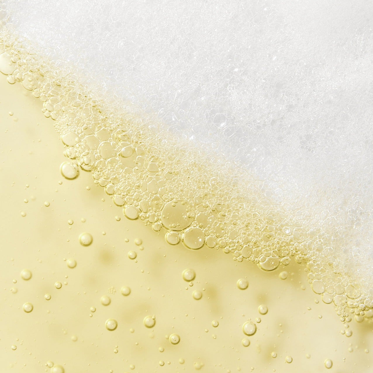 Bubbles and foam texture of FULLY Lemon Vita Bubble Serum 95ml