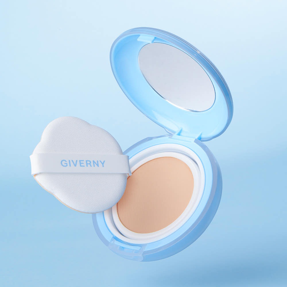 GIVERNY Cloud Mesh Cushion 15gX2 (Main Product + Refill) (SPF 40, PA++) compact with applicator on a blue background