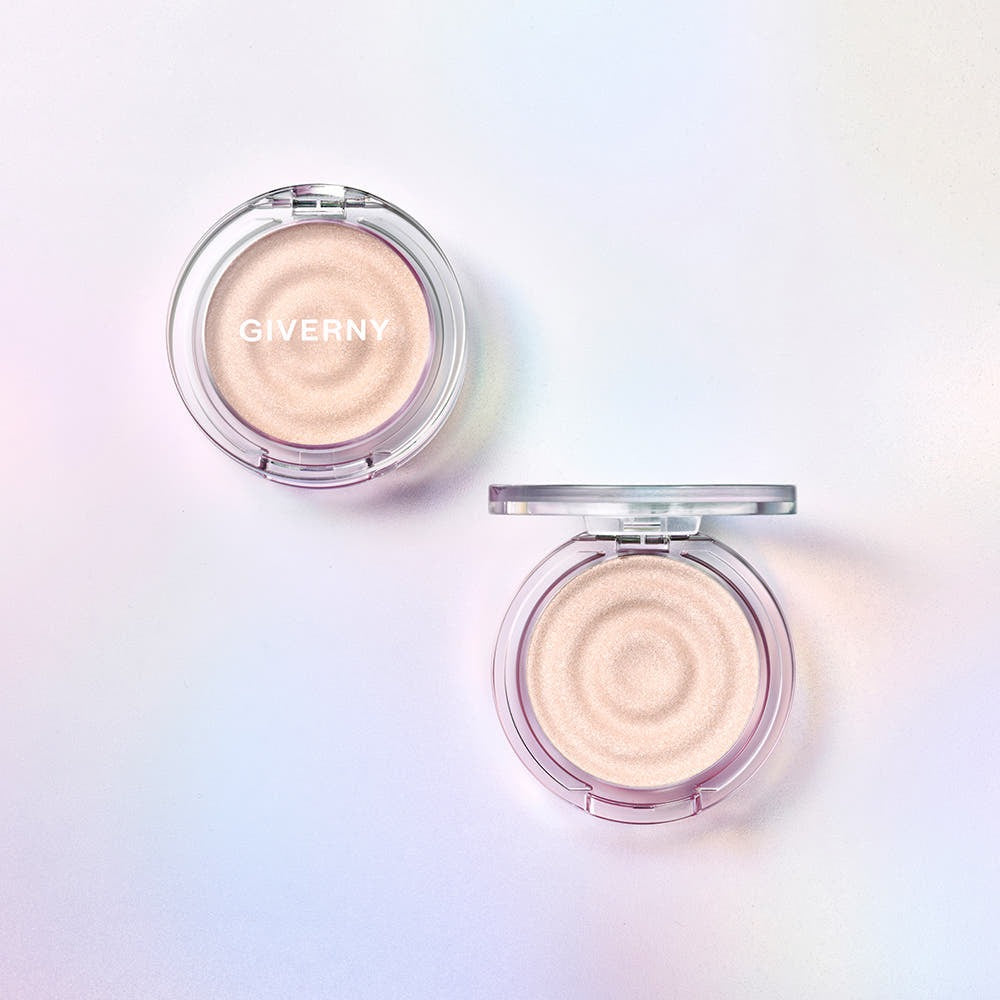 GIVERNY Dewy Voluming Highlighter 3g in compact case, open and closed view