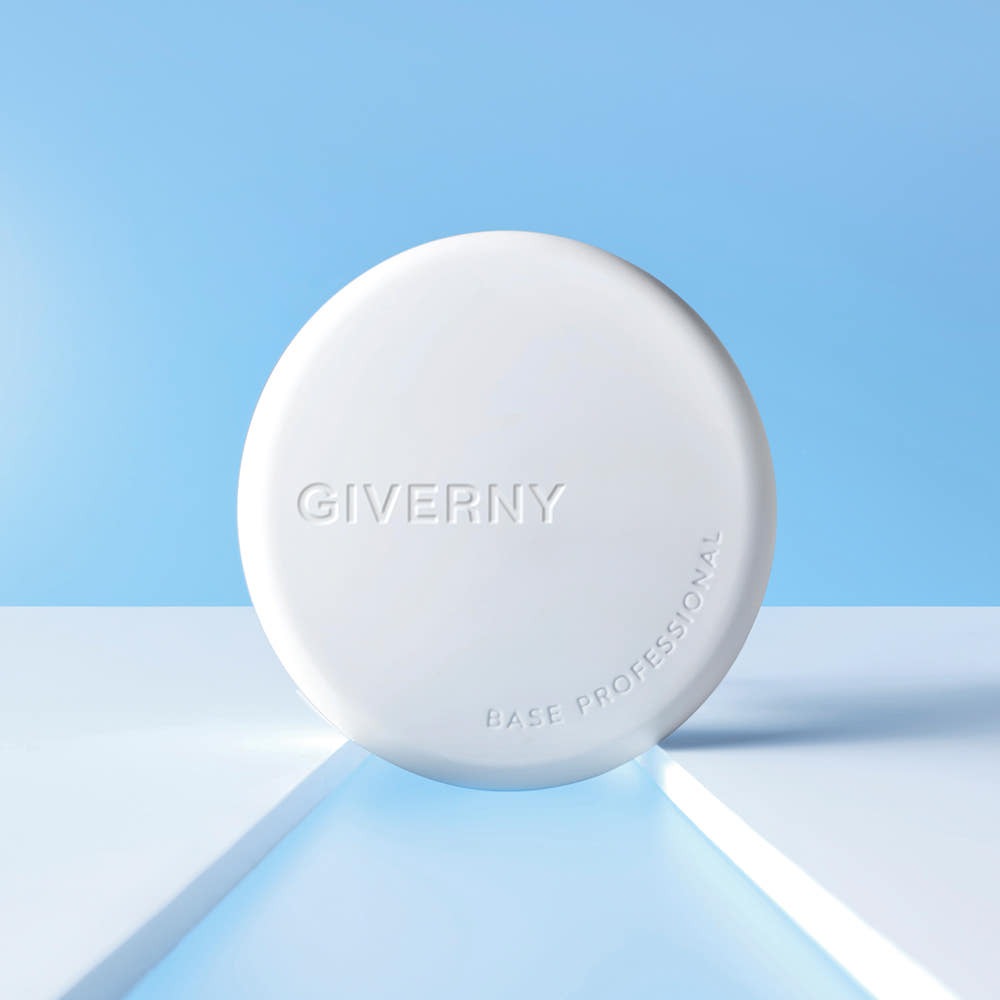 GIVERNY Milchak Setting Powder 6g in minimalist packaging design on a blue background.