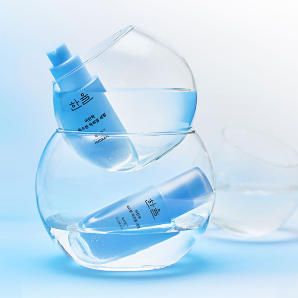 HANYUL Young Artemisia Extract Moisturizing Serum 40ml in clear glass bowls for hydration and skincare
