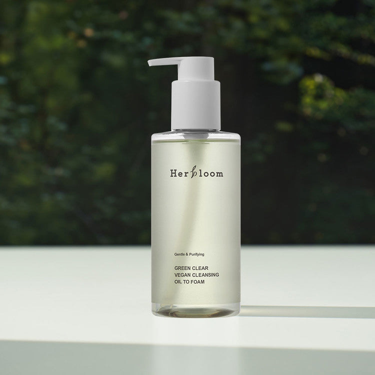 HERBLOOM Green Clear Vegan Cleansing Oil to Foam 200ml bottle on a white surface