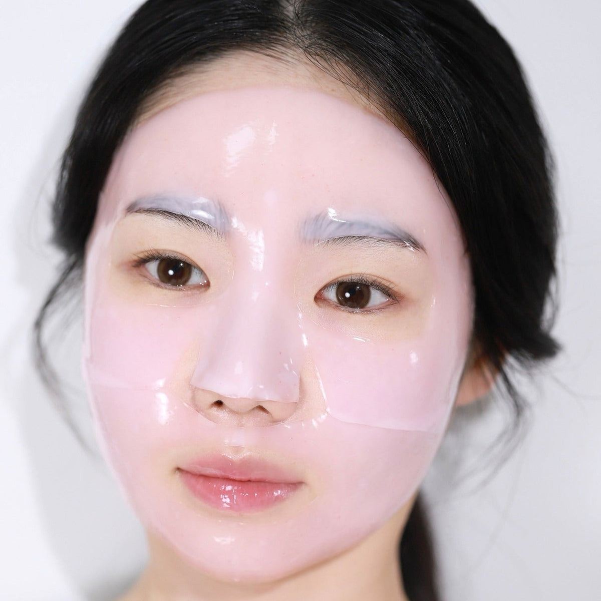 Person wearing HINCE Kingberry Vita Collagen Mask 37g for rejuvenated skin