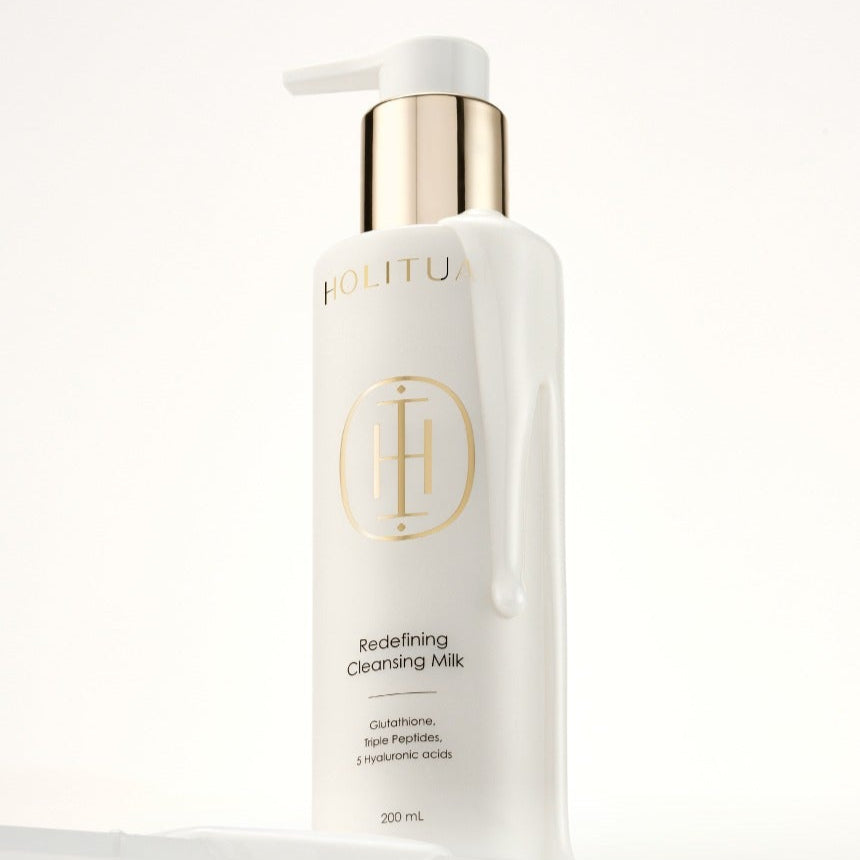 HOLITUAL Redefining acleansing Milk 200ml bottle with gold cap