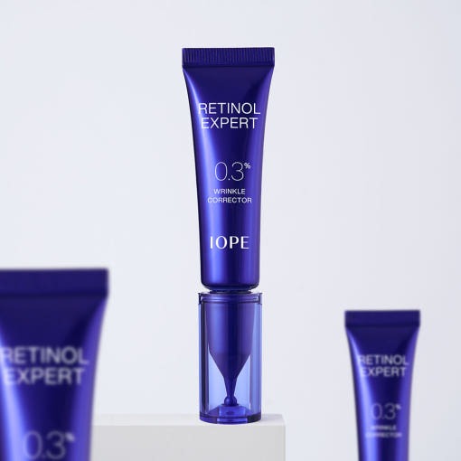 IOPE Retinol Expert 0.3% - 20ml wrinkle corrector cream in blue tube packaging.