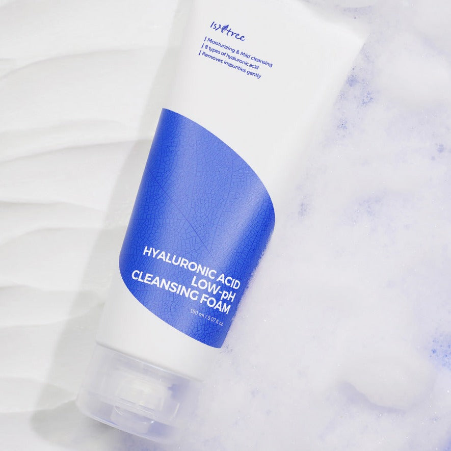 ISNTREE Hyaluronic Acid Low-pH Cleansing Foam 150ml product image with foamy background.