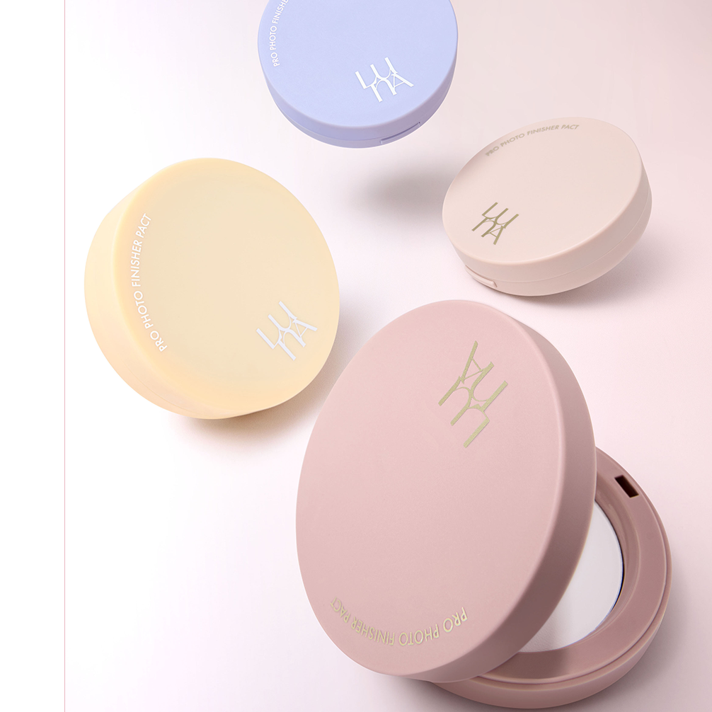 LUNA Pro Photo Finisher Blur Powder Pact 4 Colors in pastel shades, showcasing compact design and smooth finish.