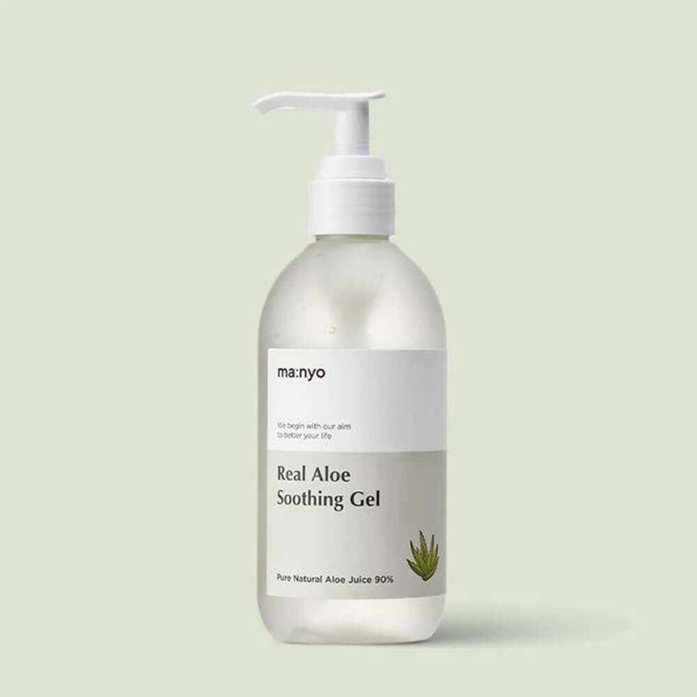 MANYO Real Fresh Aloe Soothing Gel 300ml bottle with pump dispenser on a light background