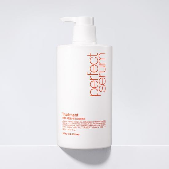 Bottle of MISE EN SCENE Perfect Serum Home Care Treatment 900ml with pump dispenser on a white background.