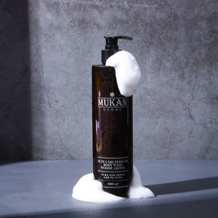MUKAN Acne Care Perfume Body Wash 500ml bottle with foam, Gentlemen Korea men’s skincare for acne-prone skin, dark pump bottle, 500ml