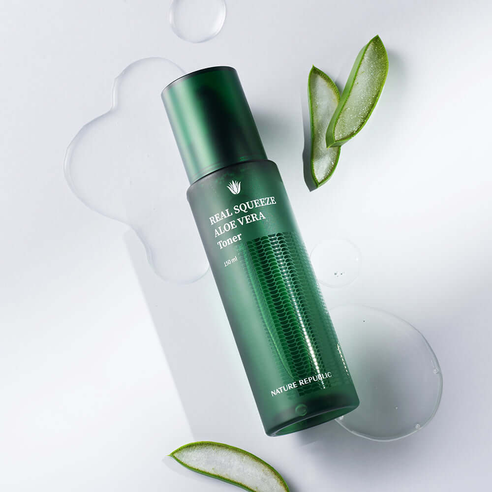 NATURE REPUBLIC Real Squeee ALoe Vera Toner 150ml with aloe slices on white background