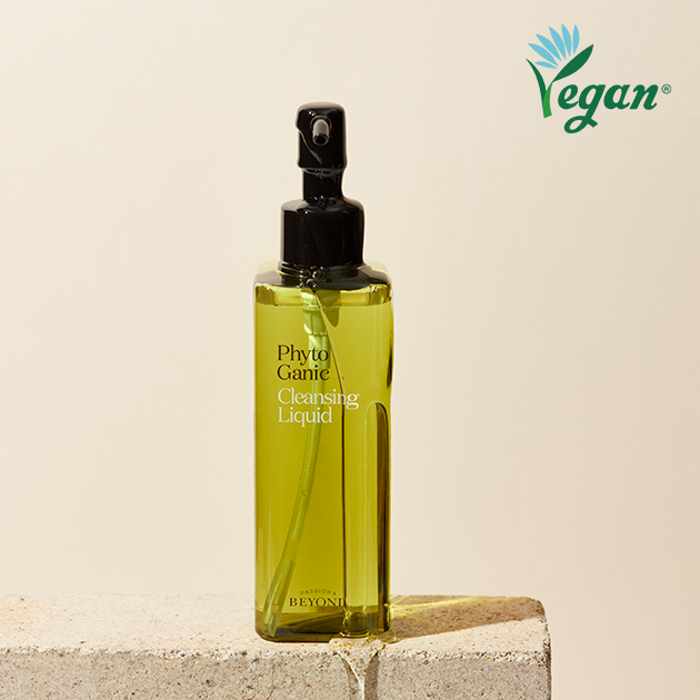 PASSION & BEYOND Phytoganic Cleansing Liquid 200ml in a green bottle with vegan label.