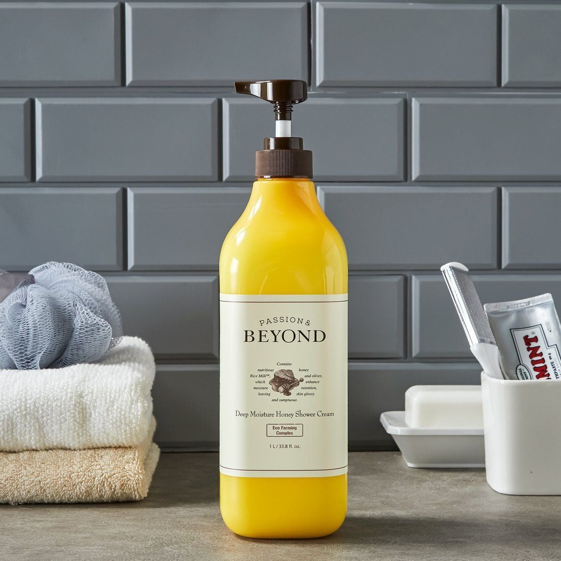 Passion & Beyond ディープモイスチャーハニーシャワー 1L
