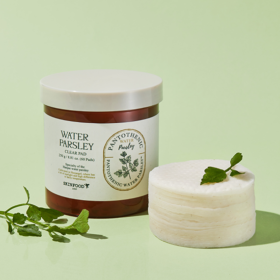 SKINFOOD Pantothenic Water Parsley Clear Pad product image with packaging and pads on display