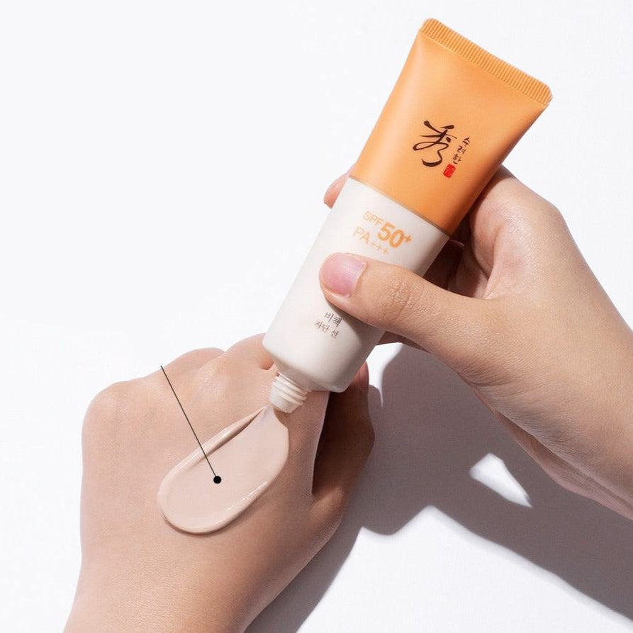 SOORYEHAN Bi-Cheok-Ja-Den Sunscreen 50ml application on hand showing texture and coverage
