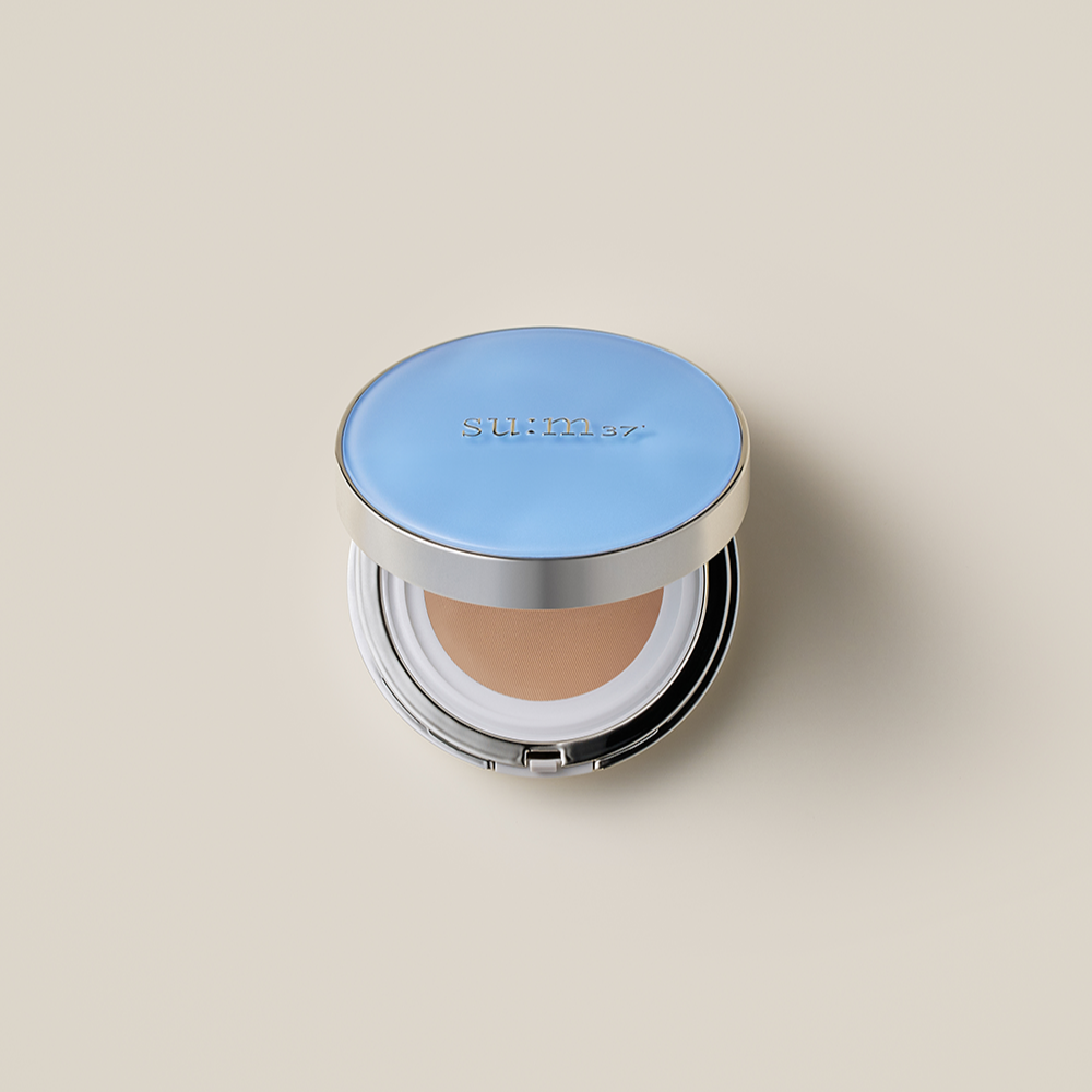 Open SU:M37 Water-full mesh cushion glow on beige background, showing cushion