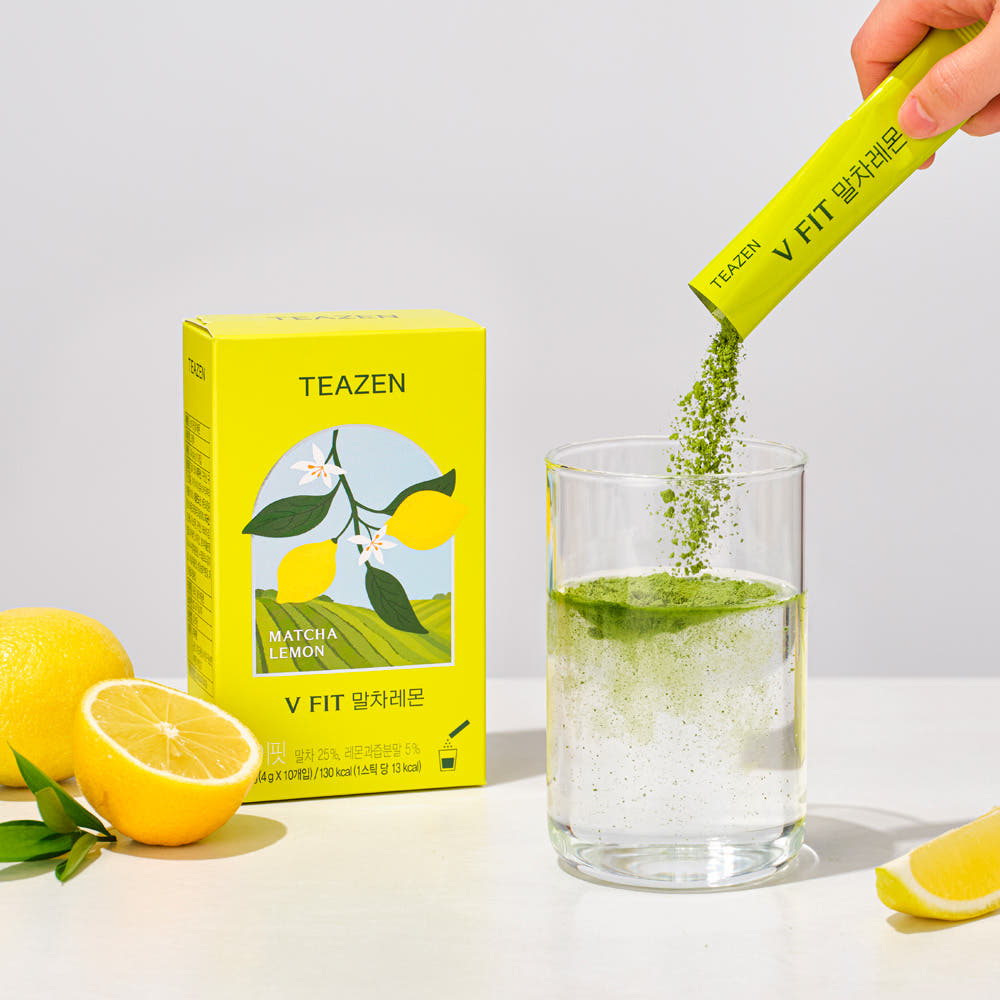 TEAZEN V-Fit Matcha Lemon 10 Sticks being poured into a glass