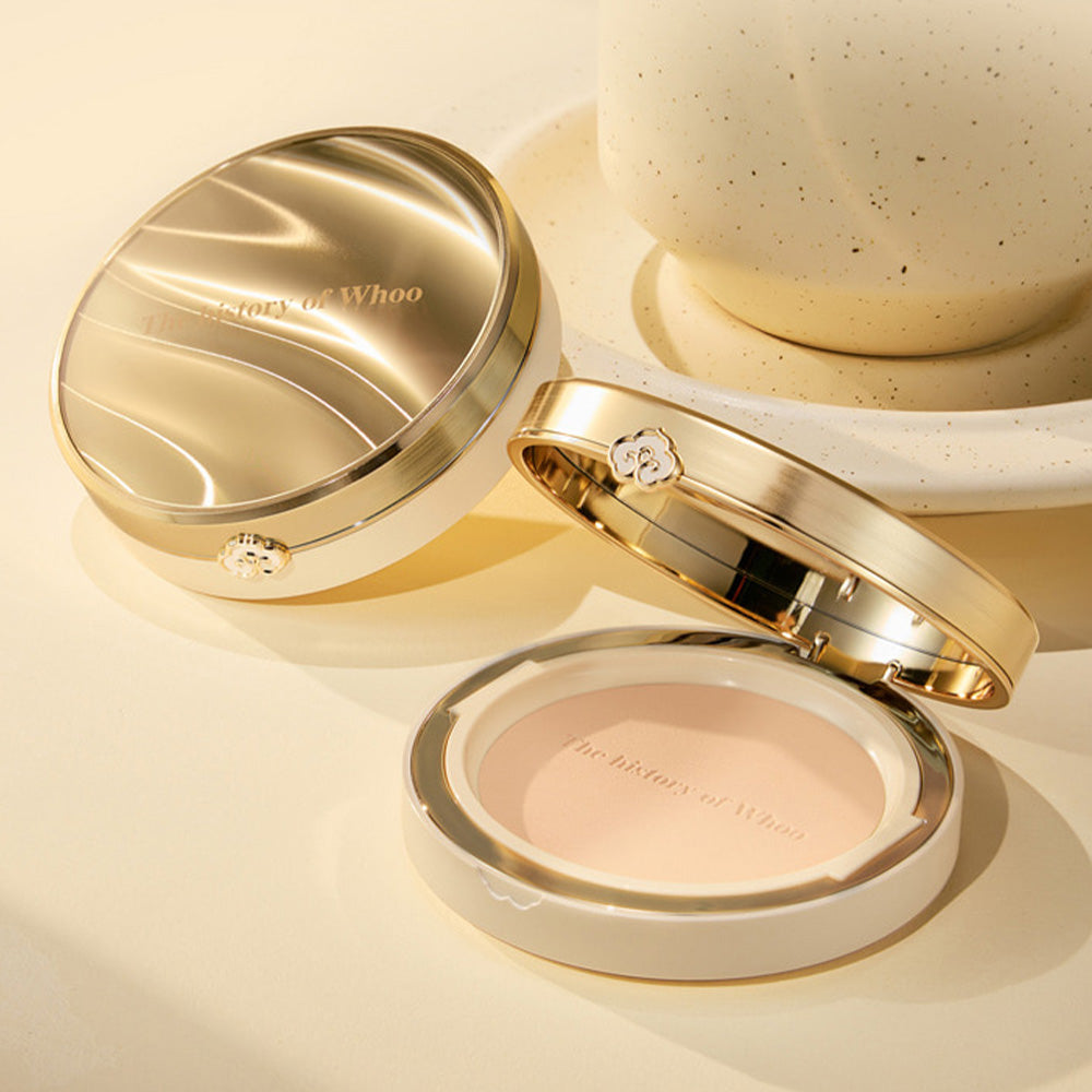 THE WHOO Gong Jin Hyang Mi Luxury Two-Way Patch 13g open and closed packaging on beige background