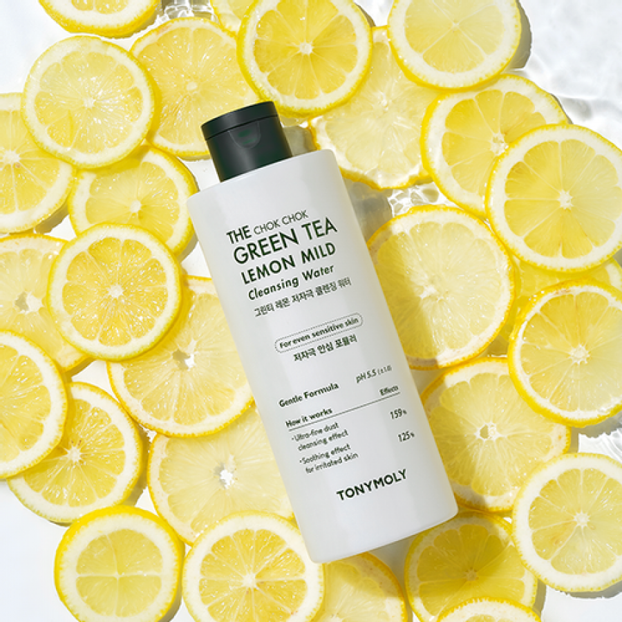 TONYMOLY The Chok Chok Green Tea Lemon Mild Cleansing Water 300ml surrounded by lemon slices